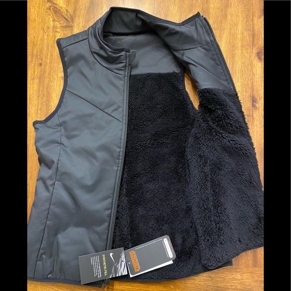 Nike Synthetic Filled Reversible Faux Fur Vest - Picture 6 of 6